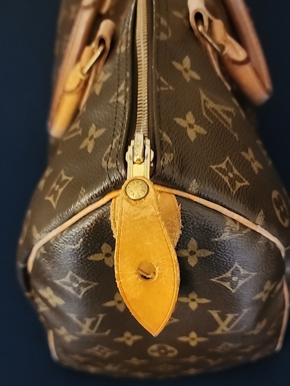 Louis Vuitton Monogram Canvas Speedy 35 Large Size - Picture 12 of 17